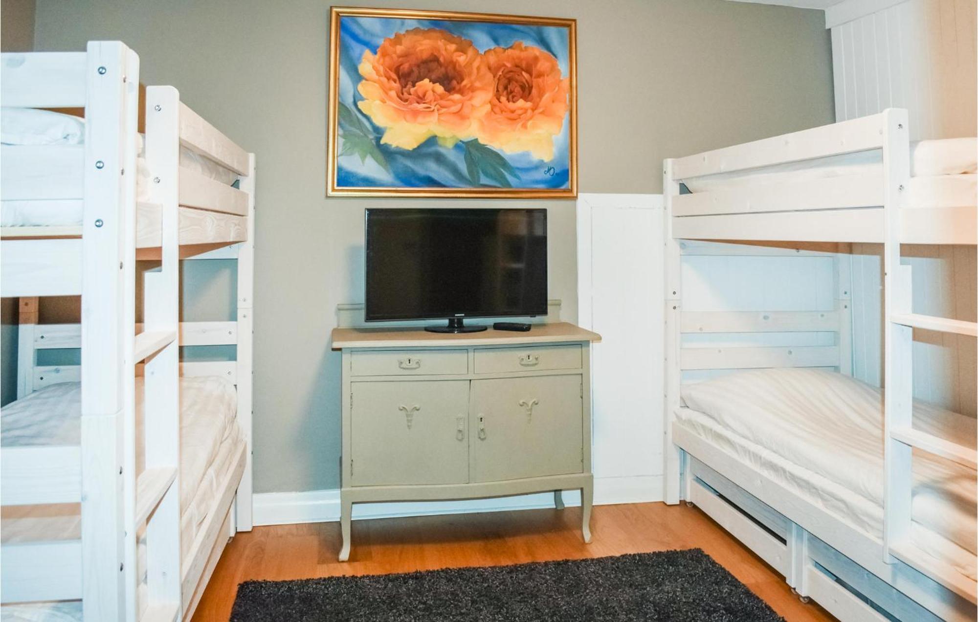 1 Bedroom Amazing Apartment In Истад Экстерьер фото