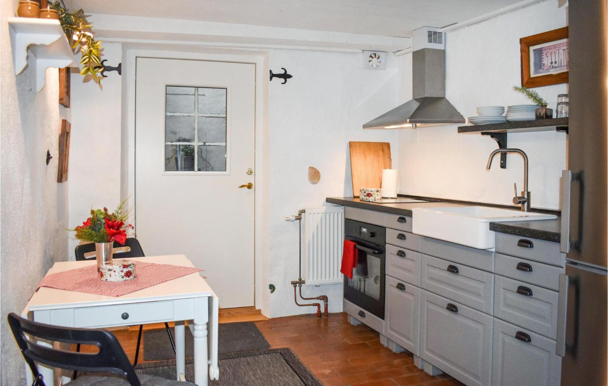1 Bedroom Amazing Apartment In Истад Экстерьер фото
